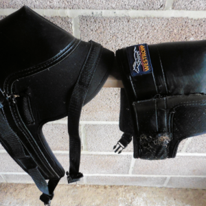 Knee boots